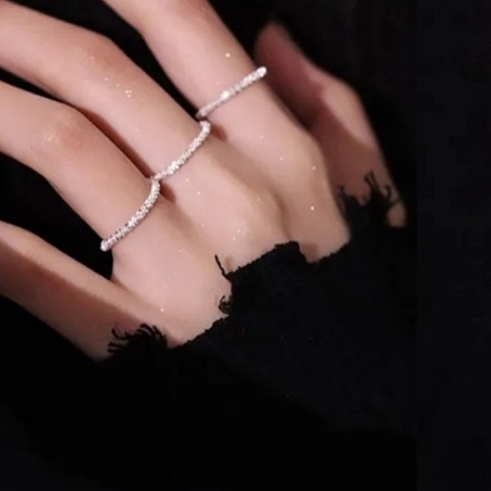 Flexible Silver Women's Ring 1 size 6 ISO MORE
